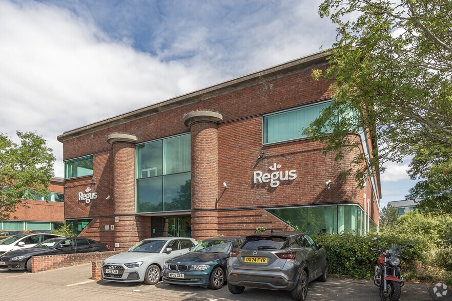 2440 Park Av, Almondsbury for lease - Primary Photo - Image 2 of 3