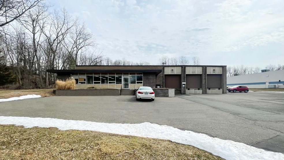 9 Britton Dr, Bloomfield, CT for lease - Primary Photo - Image 1 of 16