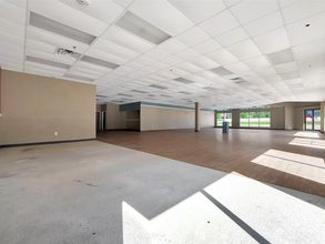 4003 S Medford Dr, Lufkin, TX for lease Interior Photo- Image 2 of 9