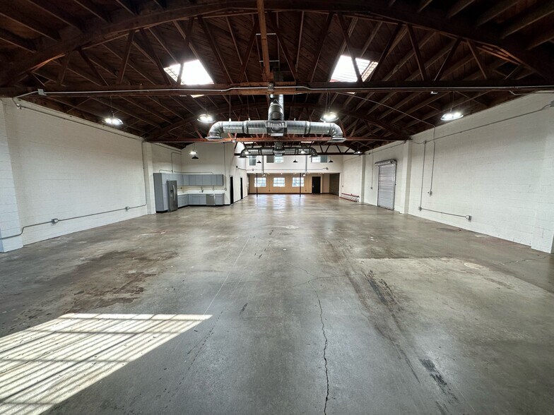 4116 W Jefferson Blvd, Los Angeles, CA for lease - Interior Photo - Image 2 of 27
