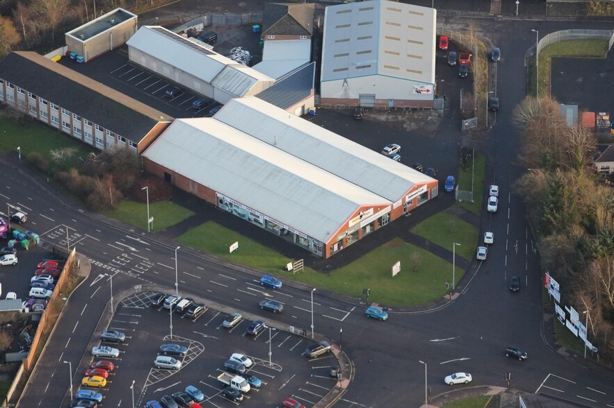 1-3 Peacock Dr, Hamilton for lease - Building Photo - Image 2 of 10