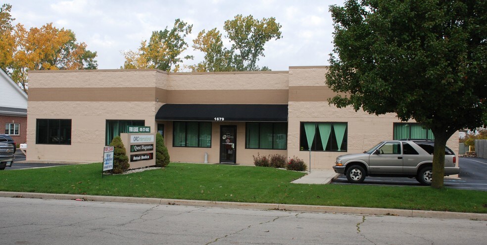 1679 Lance Pointe Rd, Maumee, OH for sale - Building Photo - Image 1 of 1