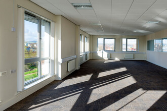 Oldham Rd, Rochdale for lease Interior Photo- Image 1 of 2