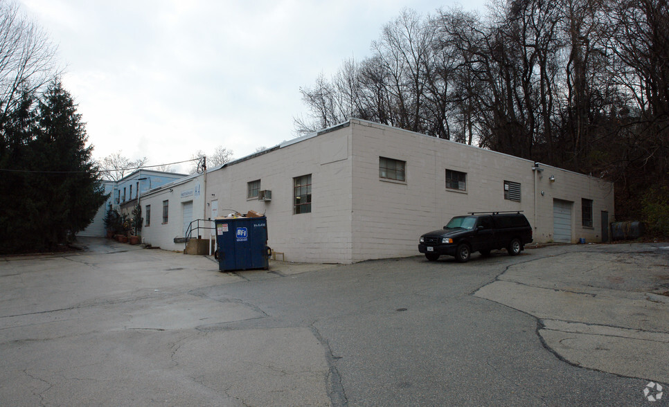 1020 Matsonford Rd, West Conshohocken, PA for lease - Building Photo - Image 3 of 3