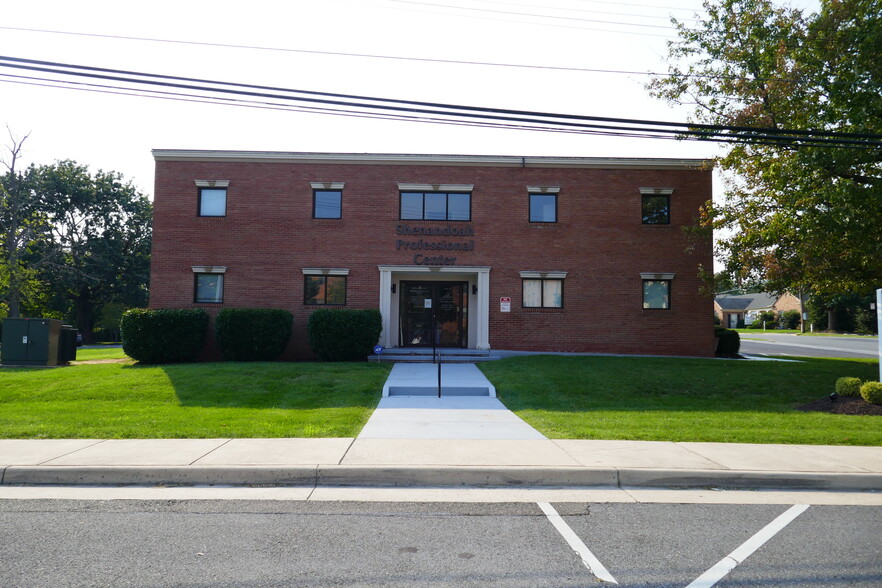 920 N Shenandoah Ave, Front Royal, VA for sale - Building Photo - Image 1 of 1