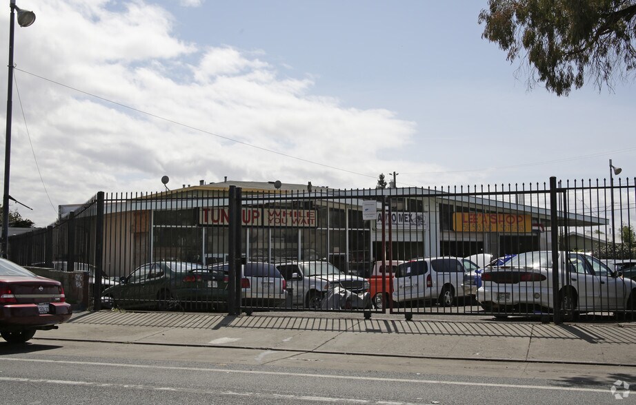 5525 Bancroft Ave, Oakland, CA 94605
