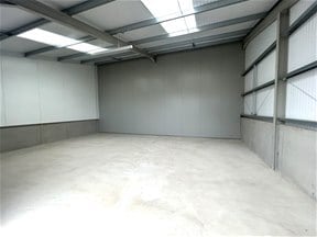 Beech Hill Rd, Reading for lease Interior Photo- Image 1 of 1