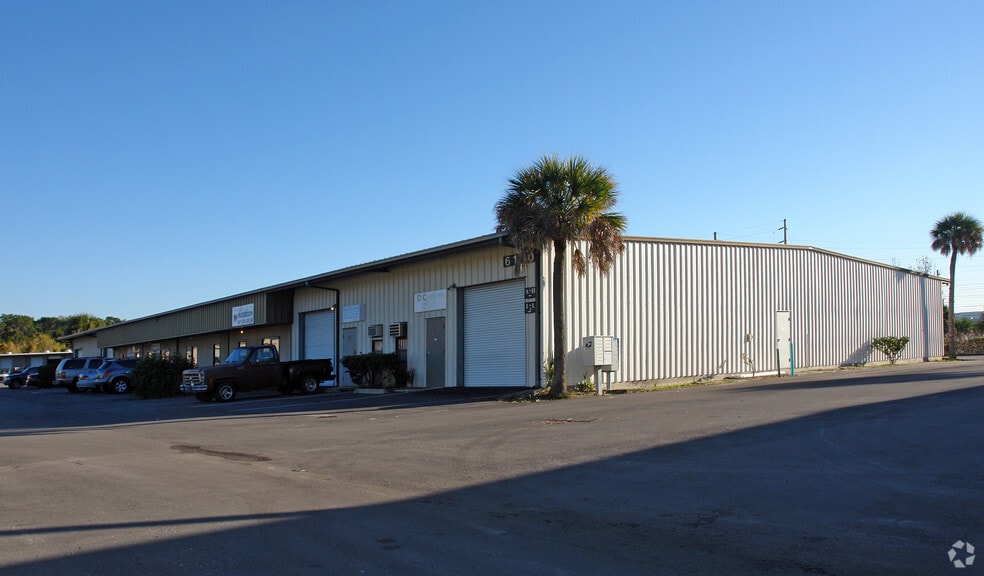 6140 Edgewater Dr, Orlando, FL for lease - Primary Photo - Image 1 of 10