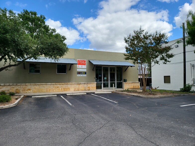 7726-7730 Broadway St, San Antonio, TX for lease - Building Photo - Image 2 of 9