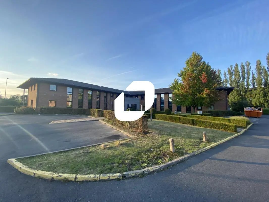 Office in Lezennes for lease Building Photo- Image 1 of 12