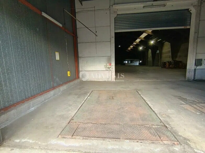 Industrial in Seclin for lease - Interior Photo - Image 3 of 5