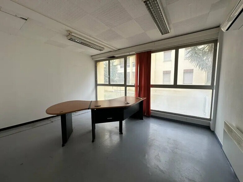 Office in Montpellier for lease - Interior Photo - Image 3 of 9