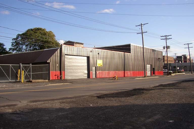 300-324 Hiawatha Blvd E, Syracuse, NY for sale - Building Photo - Image 1 of 1