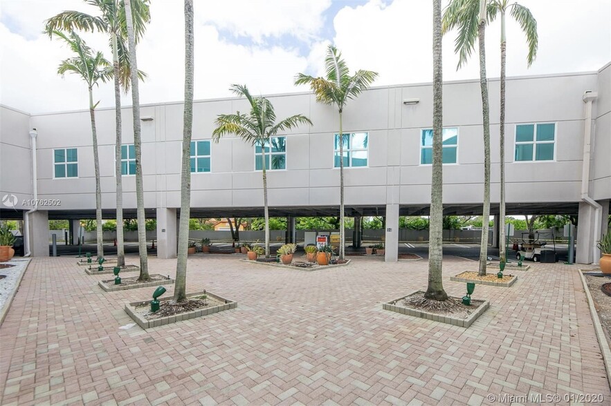 10305 NW 41st St, Doral, FL for lease - Building Photo - Image 3 of 25