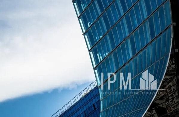 Retail in Vitrolles for lease - Building Photo - Image 3 of 5