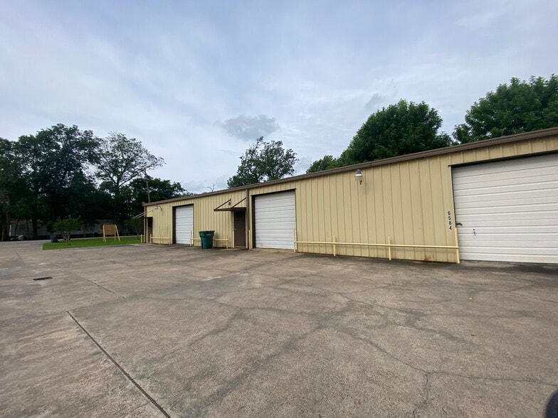 6582 Westwood Blvd, Beaumont, TX for lease - Building Photo - Image 3 of 5