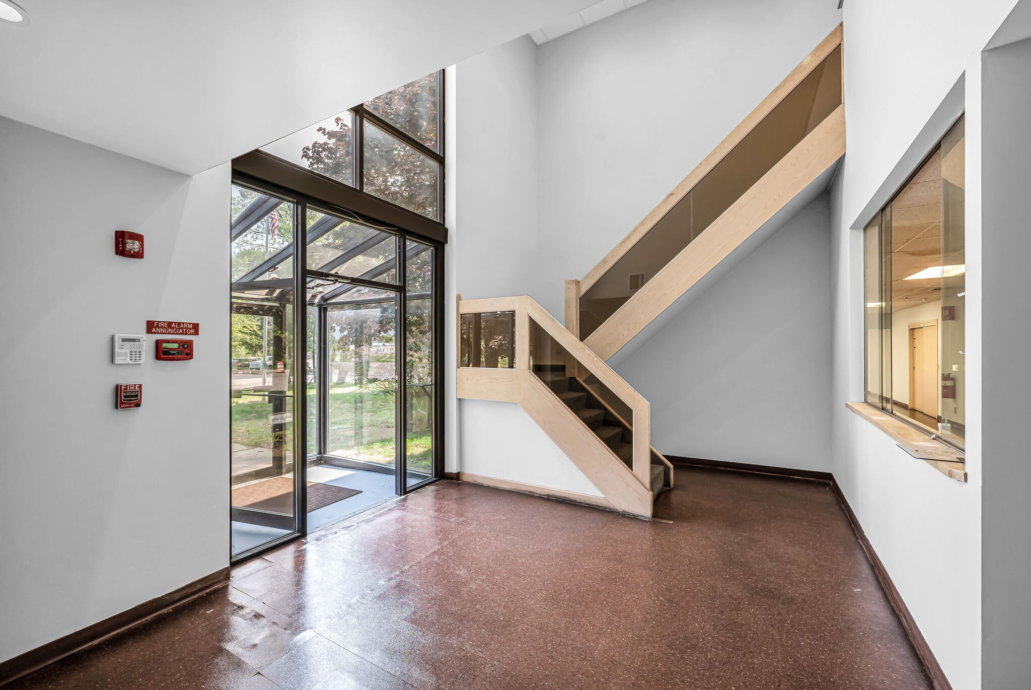 111 Mosher St, Holyoke, MA for sale Interior Photo- Image 1 of 12