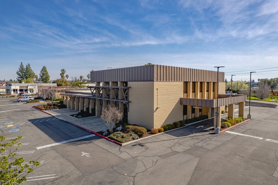 110 Harding Blvd, Roseville, CA for sale - Building Photo - Image 2 of 10