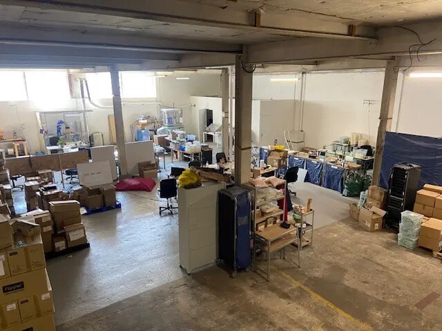 Flex in Caluire-et-Cuire for lease - Interior Photo - Image 1 of 10