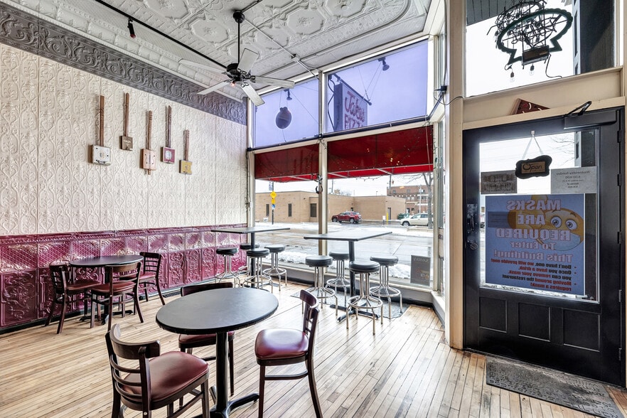 112-114 S Broadway St, Green Bay, WI for sale - Building Photo - Image 2 of 34