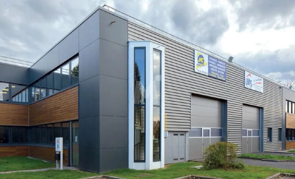 Flex in Sainte-Geneviève-des-Bois for lease - Building Photo - Image 1 of 10