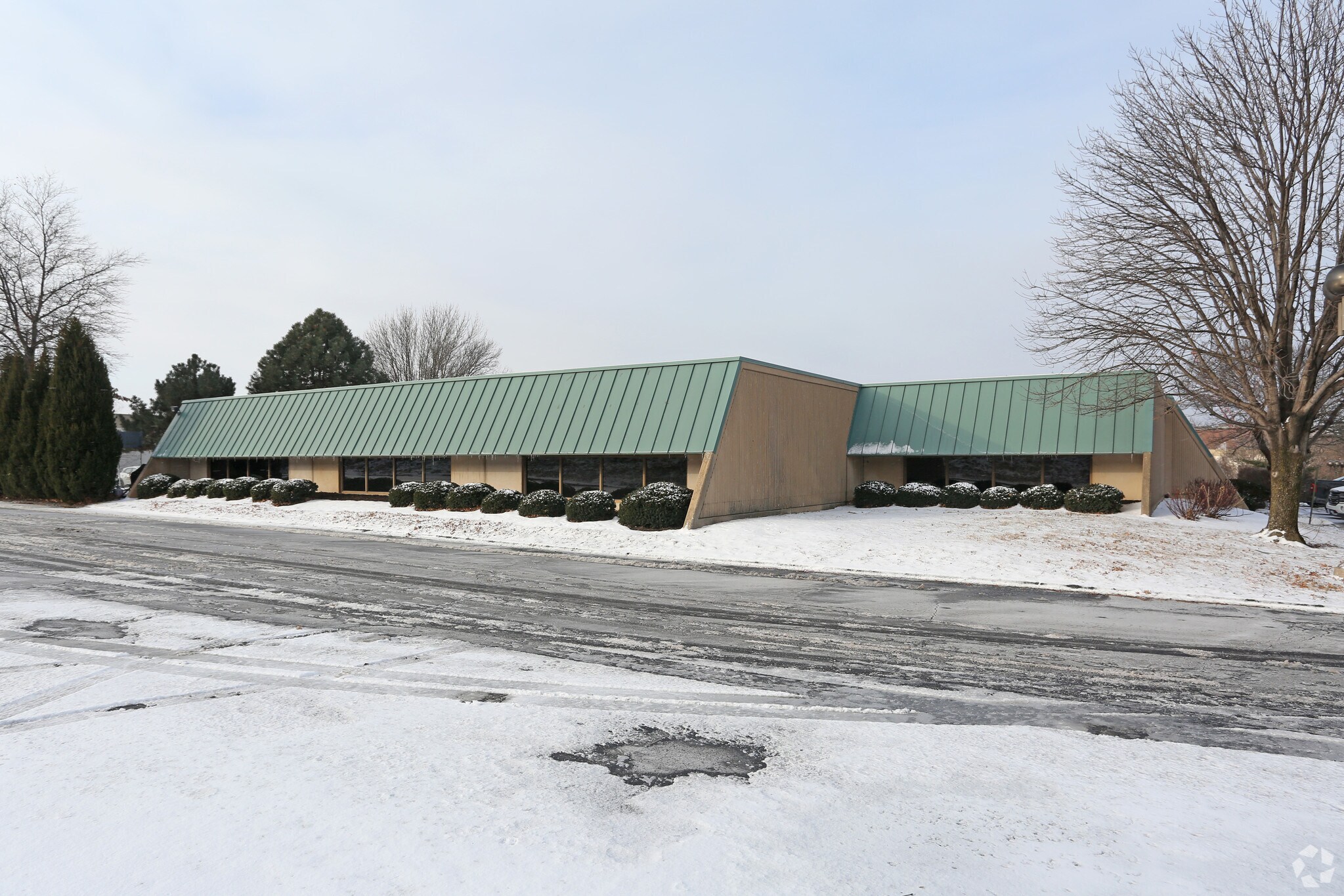 8245 Nieman Rd, Lenexa, KS for sale Primary Photo- Image 1 of 1