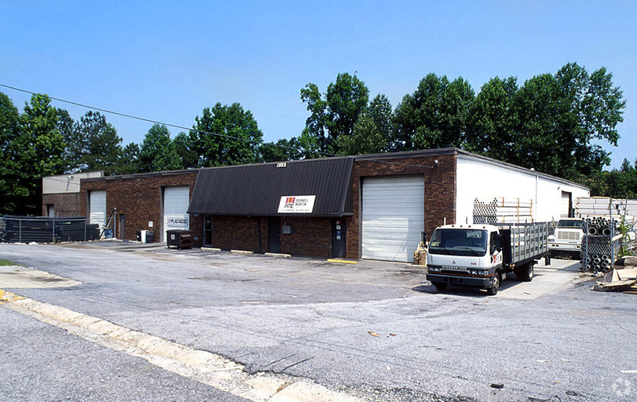 639 Cordell Dr, College Park, GA for lease - Building Photo - Image 2 of 3