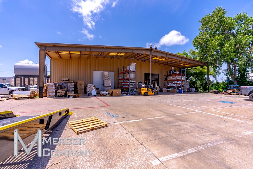 2761 Oakland Ave, Garland, TX for lease - Building Photo - Image 3 of 9