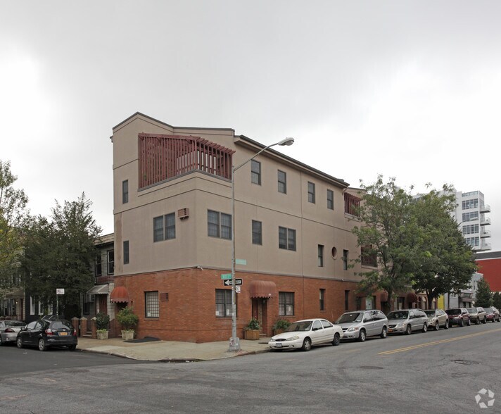 691-693 Lorimer St, Brooklyn, NY for sale - Primary Photo - Image 1 of 1