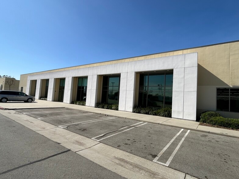 1411 N Grand Ave, Covina, CA for lease - Building Photo - Image 1 of 4
