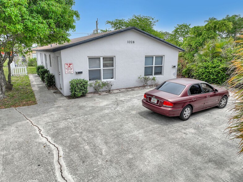 1028 W 8th St, Riviera Beach, FL for sale - Primary Photo - Image 1 of 1