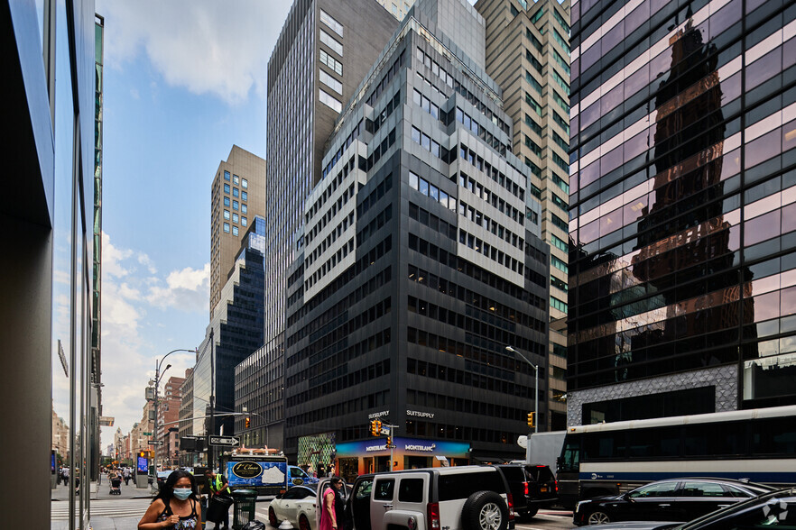 635 Madison Ave, New York, NY for lease - Primary Photo - Image 1 of 4