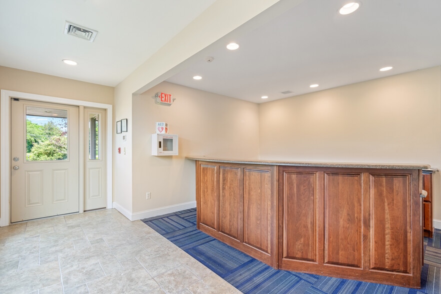 5 Plains Rd, Augusta, NJ for sale - Interior Photo - Image 3 of 11