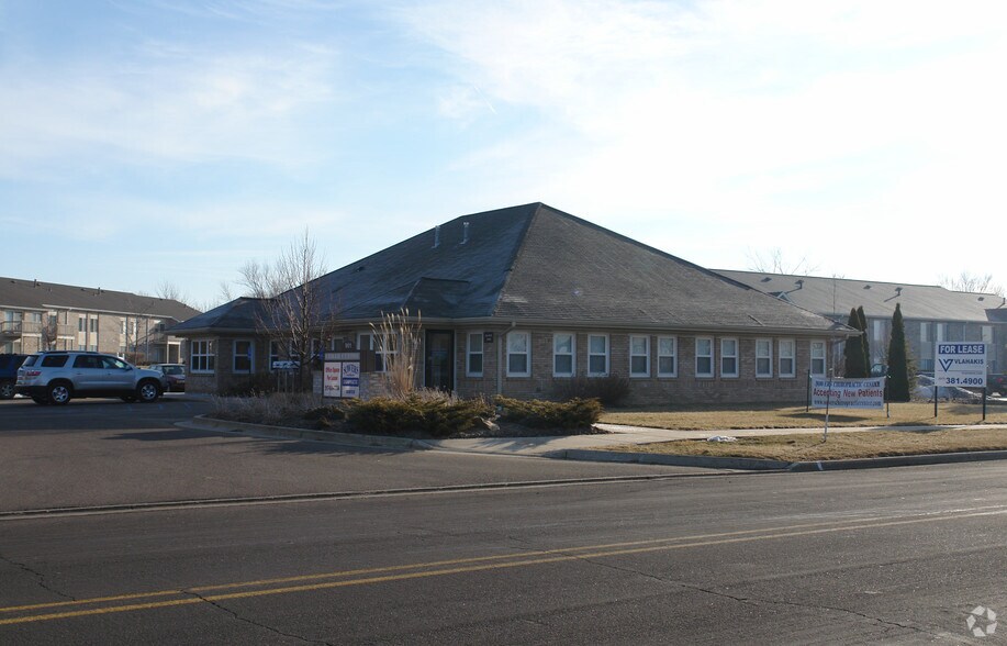 Cedar Street Properties portfolio of 3 properties for sale on LoopNet.com - Primary Photo - Image 1 of 3