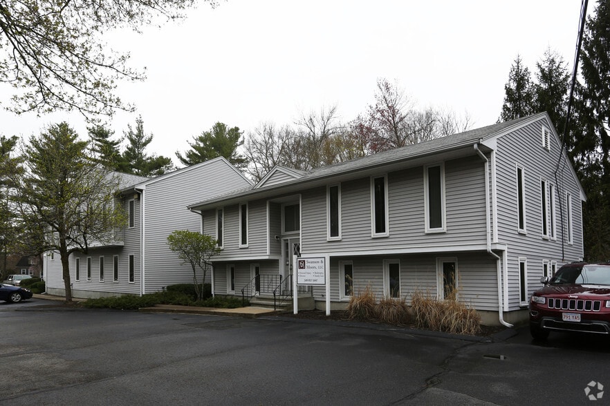 353 W Center St, West Bridgewater, MA for sale - Primary Photo - Image 1 of 6