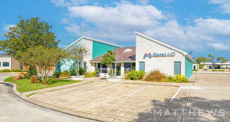 54 Flag Lake Plz, Lake Jackson, TX for sale Building Photo- Image 1 of 1