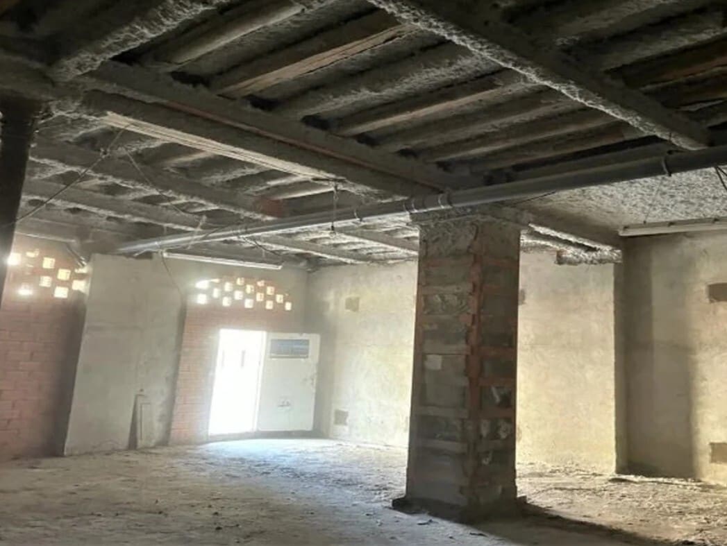 Monzón, HUE 22400 - Unit 1 -  - Interior Photo - Image 1 of 6