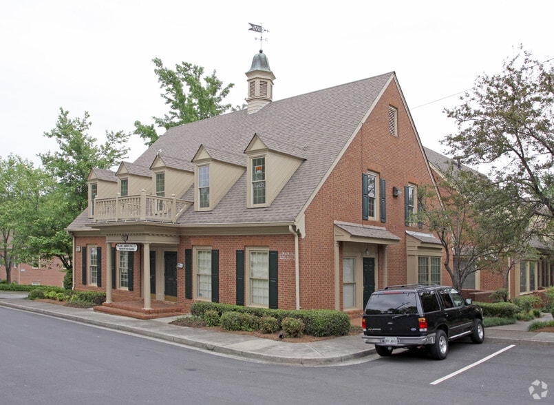 4721 Chamblee Dunwoody Rd, Dunwoody, GA for lease - Building Photo - Image 3 of 4