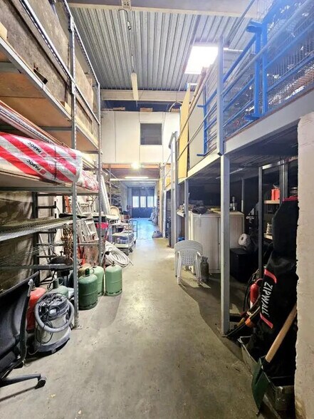 Flex in Fresnes for sale - Building Photo - Image 2 of 23