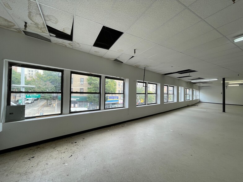 40-48 W Burnside Ave, Bronx, NY for lease - Building Photo - Image 2 of 17