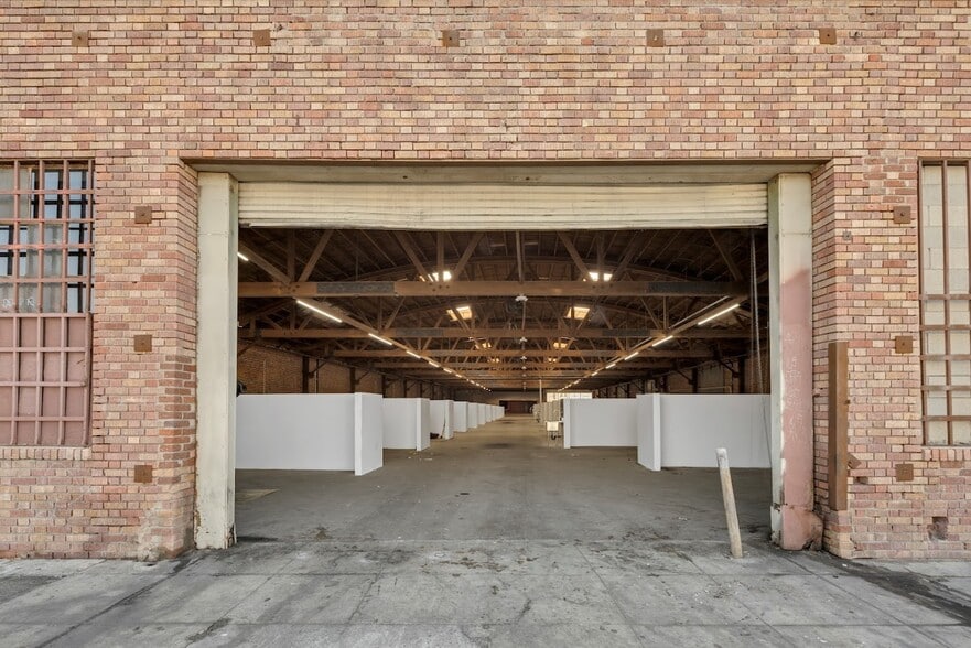 707 E 7th St, Los Angeles, CA for lease - Building Photo - Image 3 of 47