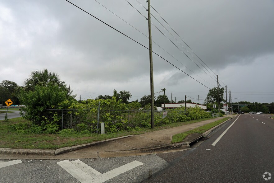 6211 Baker Rd, New Port Richey, FL 34653