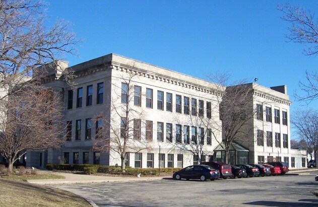 240 Algoma Blvd, Oshkosh, WI for sale Primary Photo- Image 1 of 1