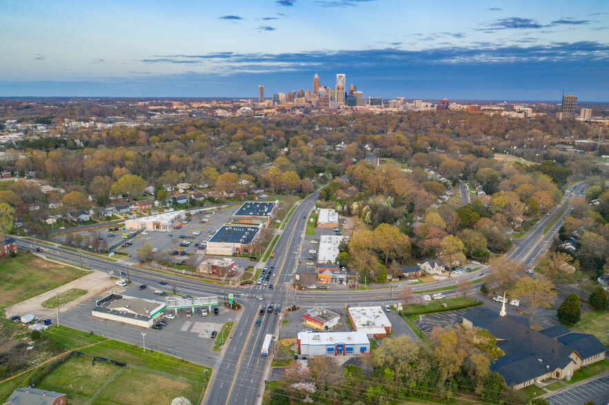 1527-1537 West Blvd, Charlotte, NC for lease - Building Photo - Image 1 of 4