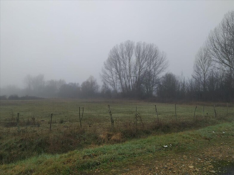 Land in Chozas de Abajo for sale - Building Photo - Image 3 of 9