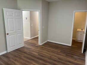 1264 Ribaut Rd, Beaufort, SC for lease Interior Photo- Image 1 of 9