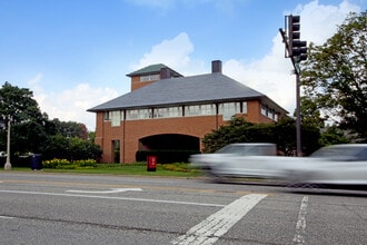 920 S Waukegan Rd, Lake Forest, IL for lease Building Photo- Image 2 of 6