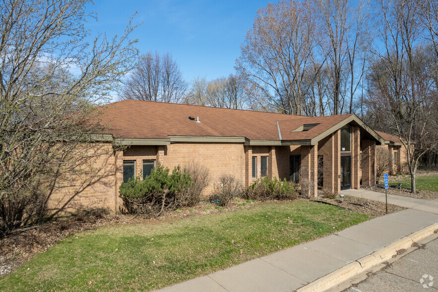 2056 Woodlane Dr, Woodbury, MN for sale - Building Photo - Image 1 of 1