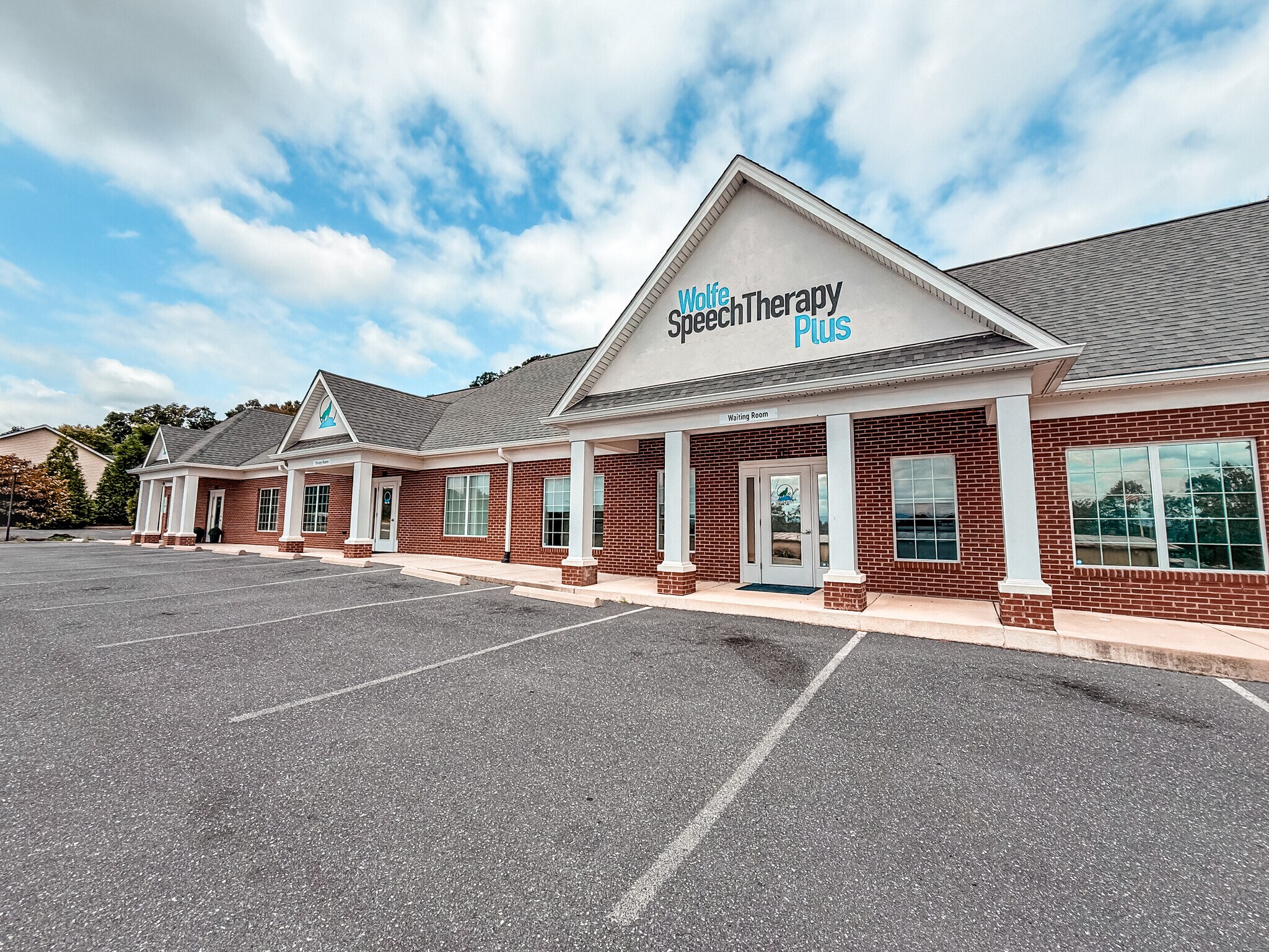 100 Red Oak Drive, Staunton, VA for sale Primary Photo- Image 1 of 8