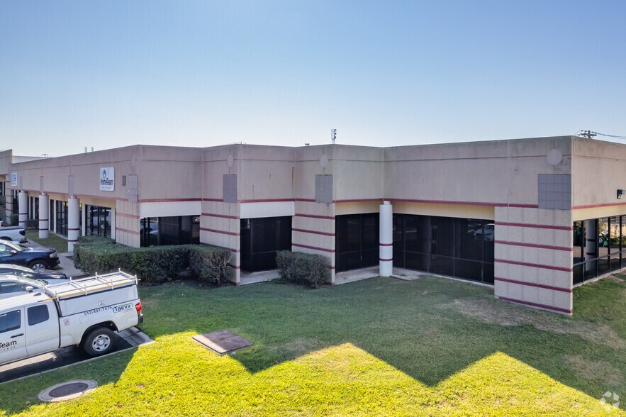 2113 Wells Branch Pky, Austin, TX 78728 Wells Branch Parkway